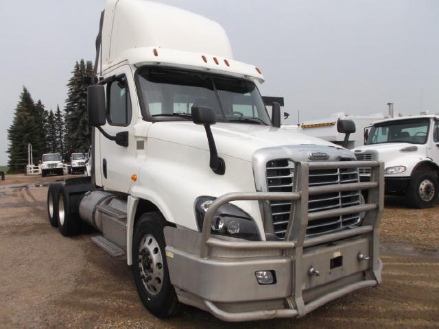 Image #1 (2017 FREIGHTLINER CASCADIA T/A 5TH WHEEL TRUCK)